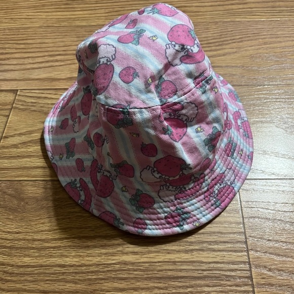 Sanrio Bucket Hat - Picture 1 of 5